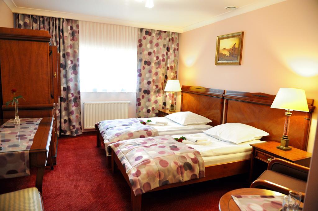 Hotel Czardasz Koziegłowy Habitación foto
