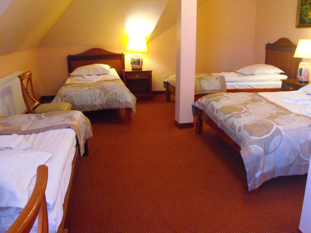 Hotel Czardasz Koziegłowy Habitación foto
